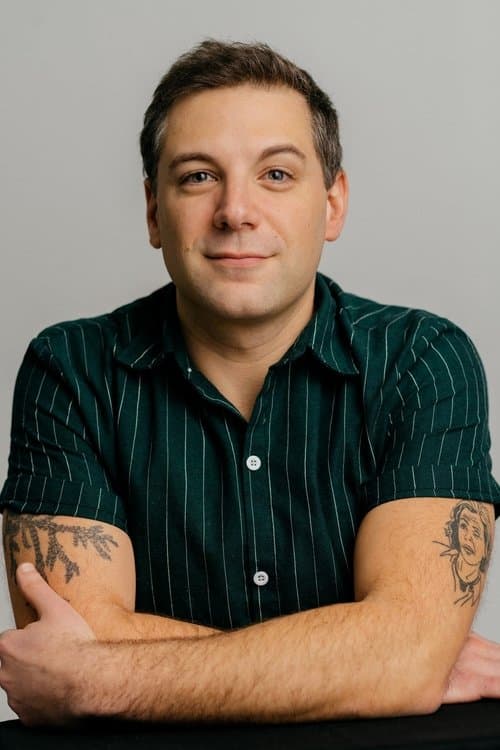 Photo of Aaron Harris
