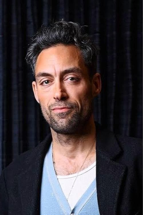 Photo of Alex Hassell