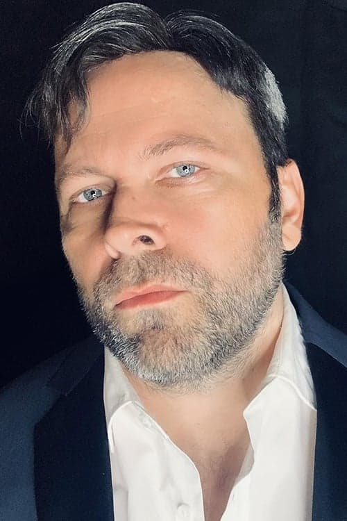 Photo of Angus Benfield