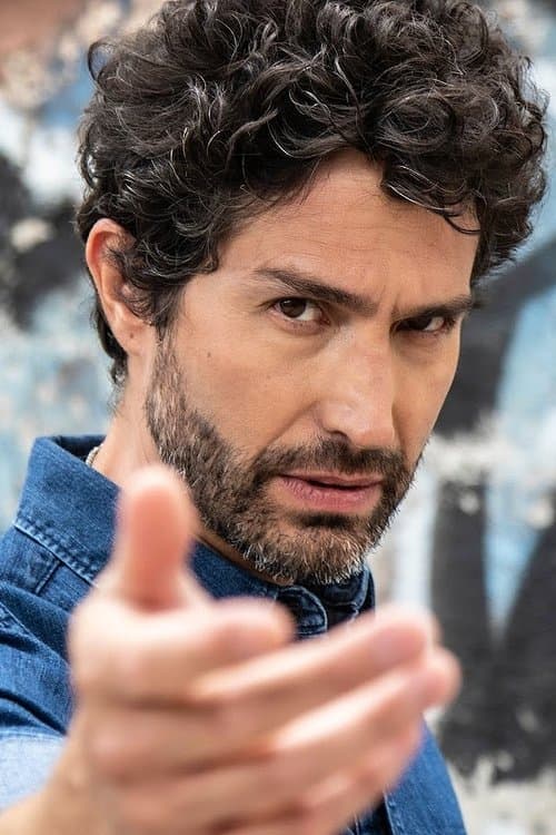 Photo of Benny Ibarra