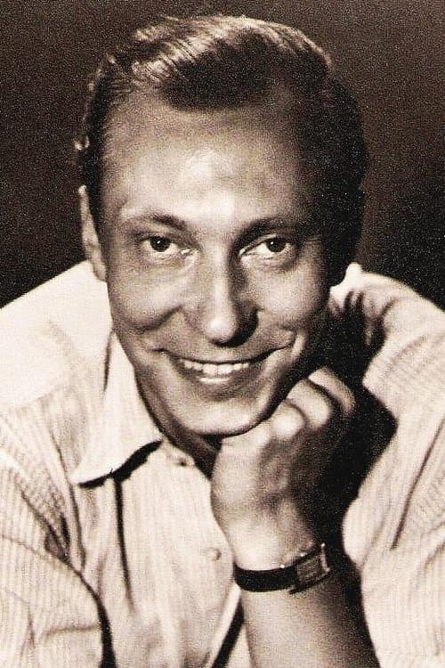 Photo of Carl Raddatz