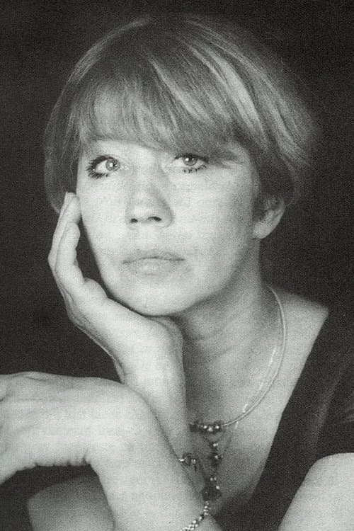 Photo of Carmen Galin