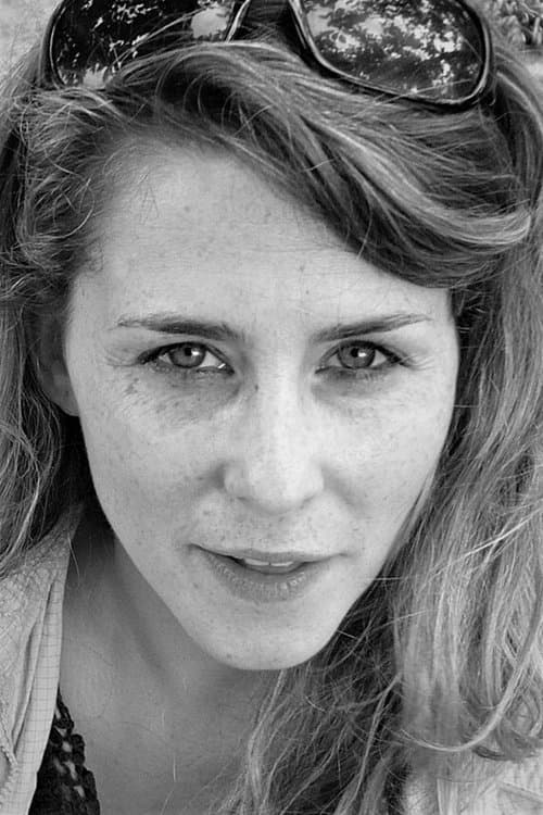 Photo of Claire Dix
