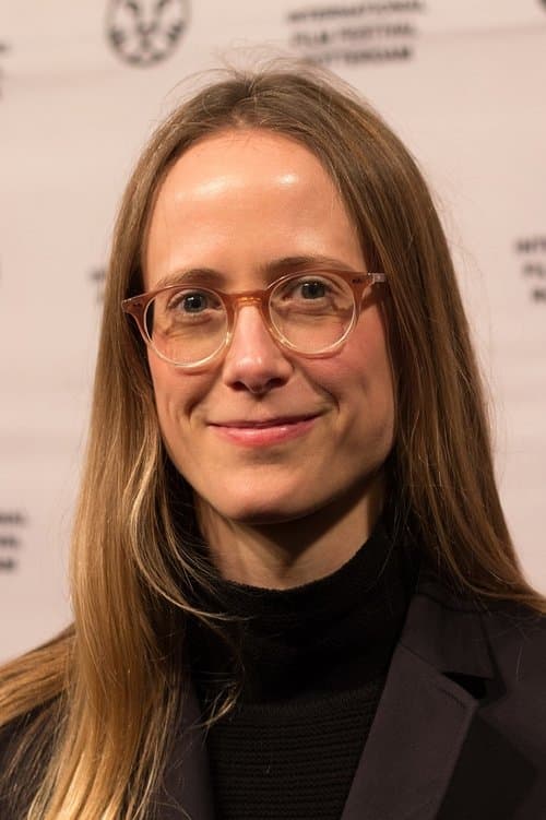 Photo of Claire Oakley