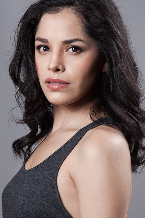 Photo of Claudia Pineda