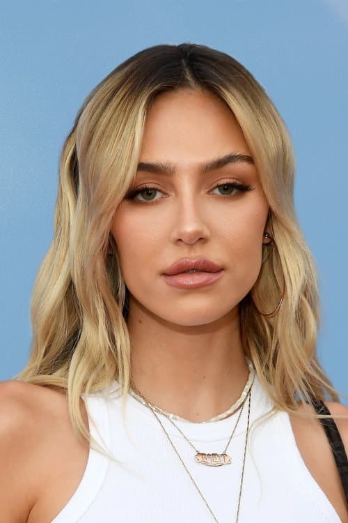 Photo of Delilah Hamlin