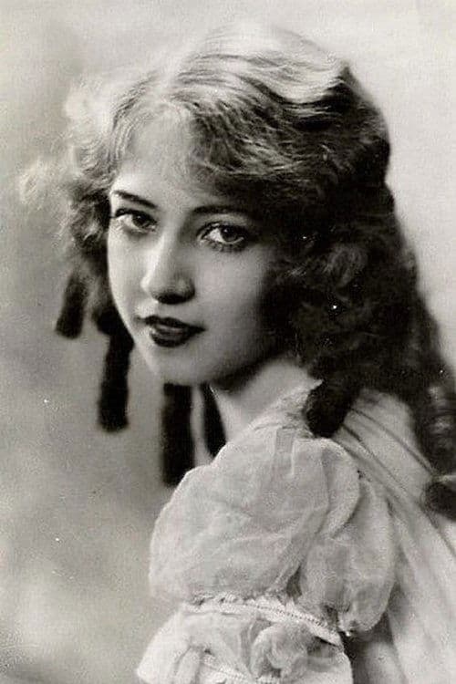 Photo of Doris Lloyd