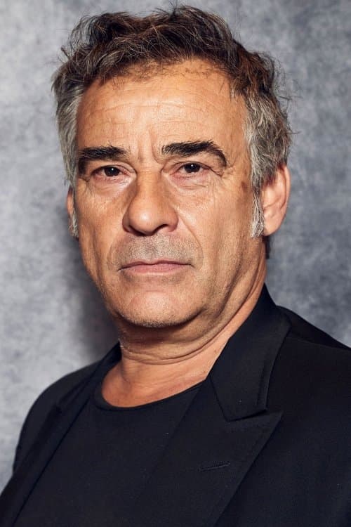 Photo of Eduard Fernández