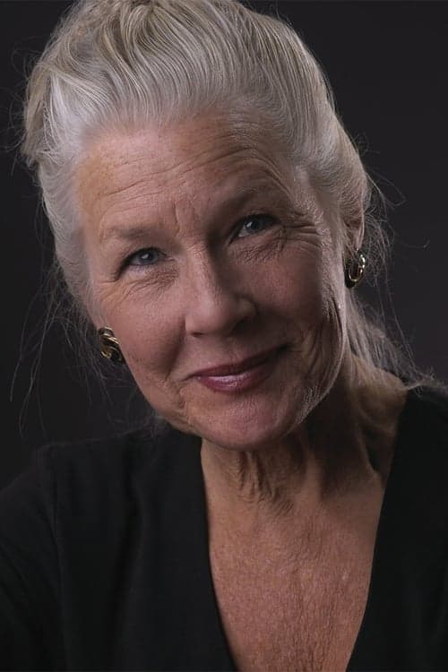 Photo of Elisabeth Henry-Macari