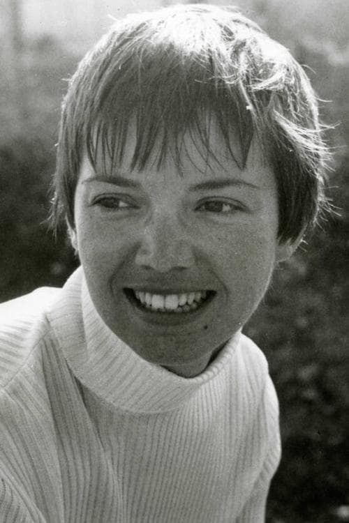 Photo of Elizabeth James