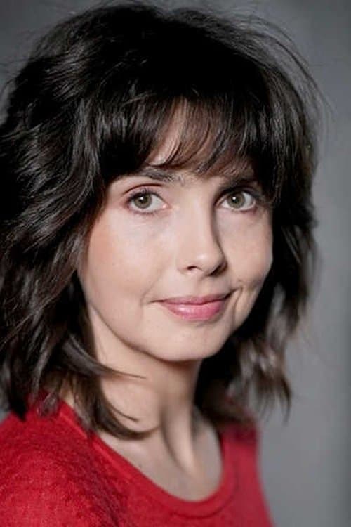 Photo of Émilie Cazenave