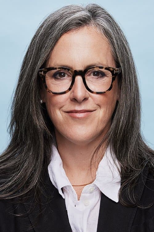 Photo of Emma Thomas