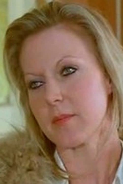 Photo of Emmanuelle Parèze