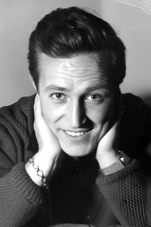 Photo of Enrique Ávila