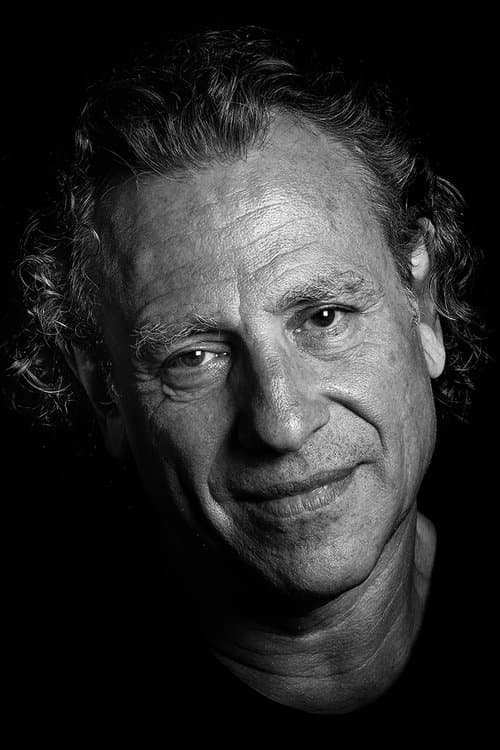 Photo of Enrique Simón