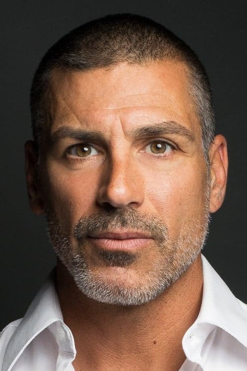 Photo of Eric Etebari