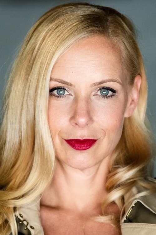 Photo of Esther Kuhn