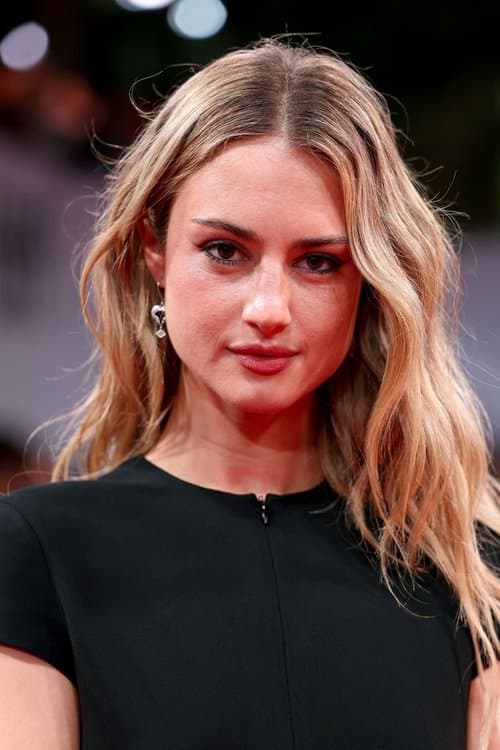 Photo of Grace Van Patten
