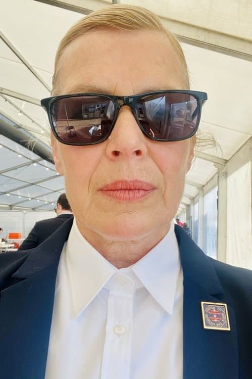 Photo of Holly Barnard