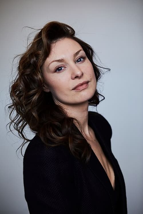 Photo of Jennifer Adams