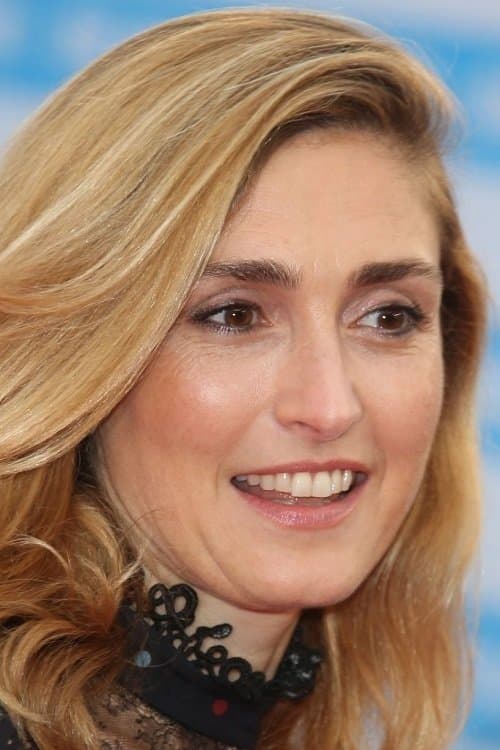 Photo of Julie Gayet
