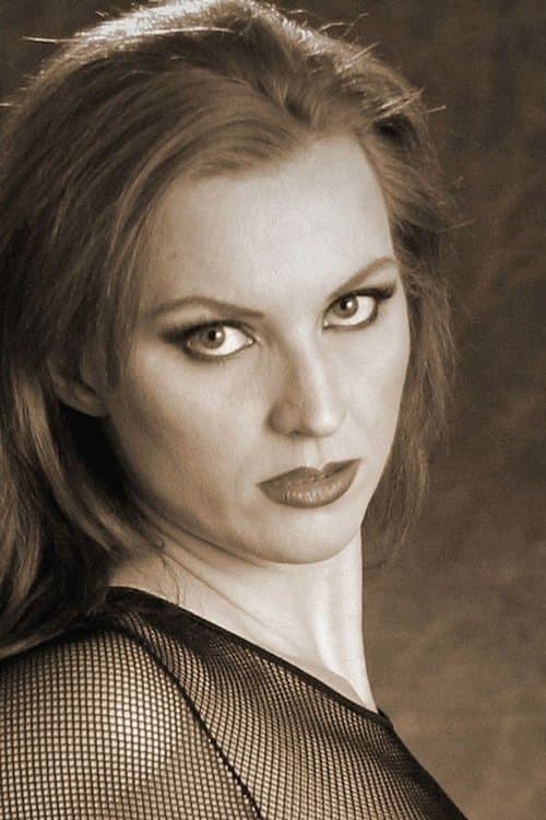 Photo of Kelly Steele