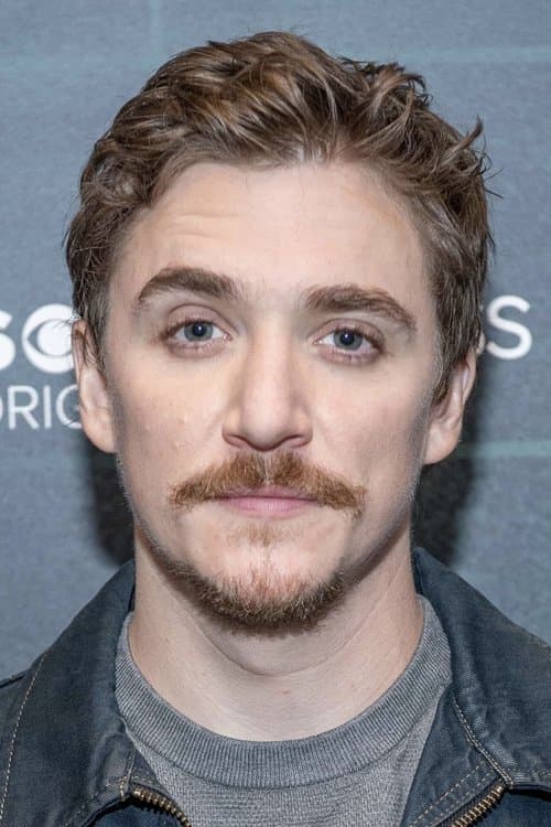 Photo of Kyle Gallner