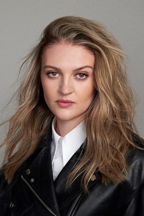 Photo of Lara Peake