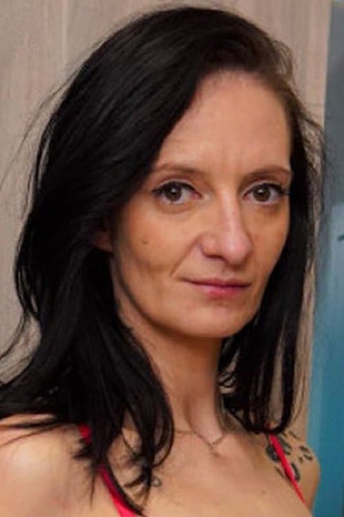Photo of Laura Davis