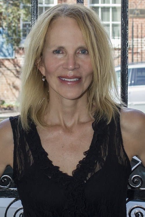 Photo of Leigh Murray