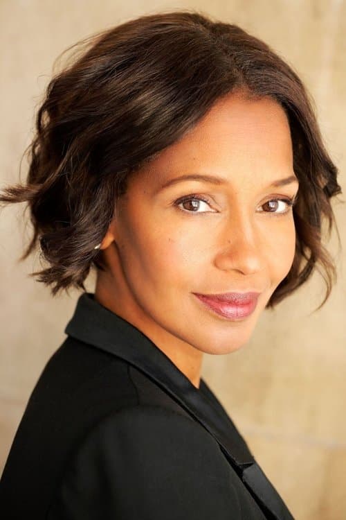 Photo of Lenore Thomas