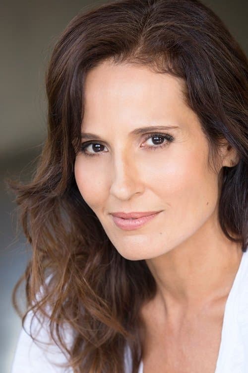Photo of Lisa Roumain