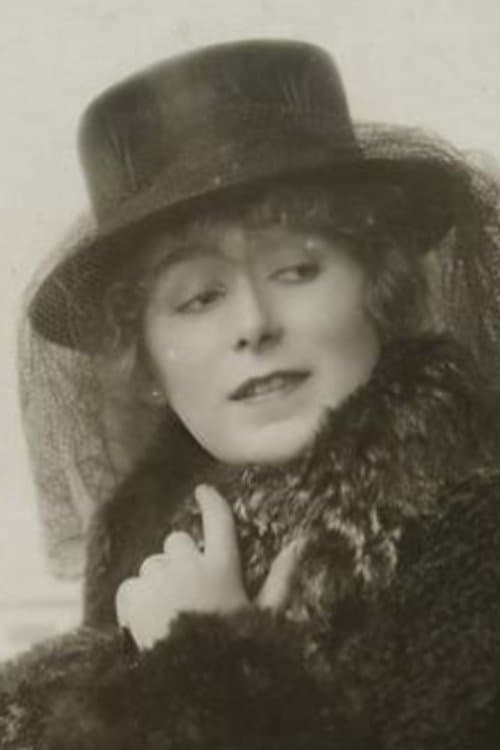 Photo of Lola Urban-Kneidinger