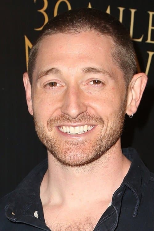 Photo of Lucas Neff