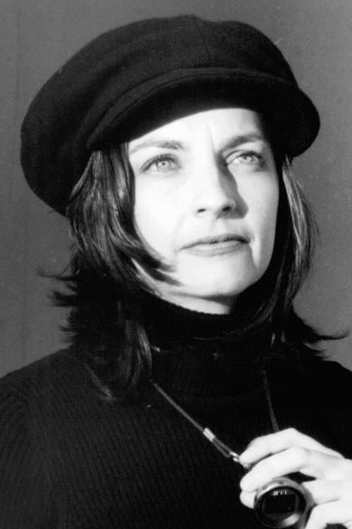 Photo of Lynne Stopkewich