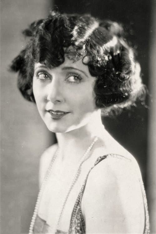 Photo of Mae Busch