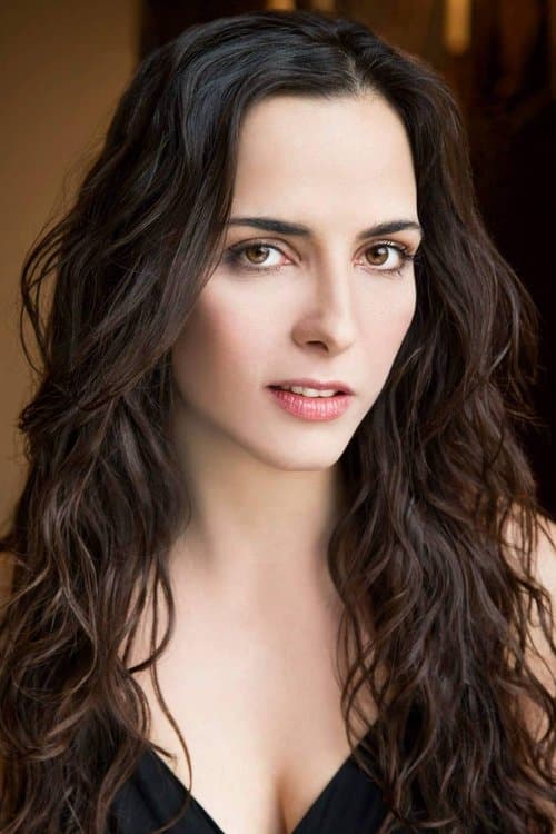 Photo of Marisa Román