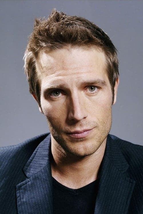 Photo of Michael Vartan
