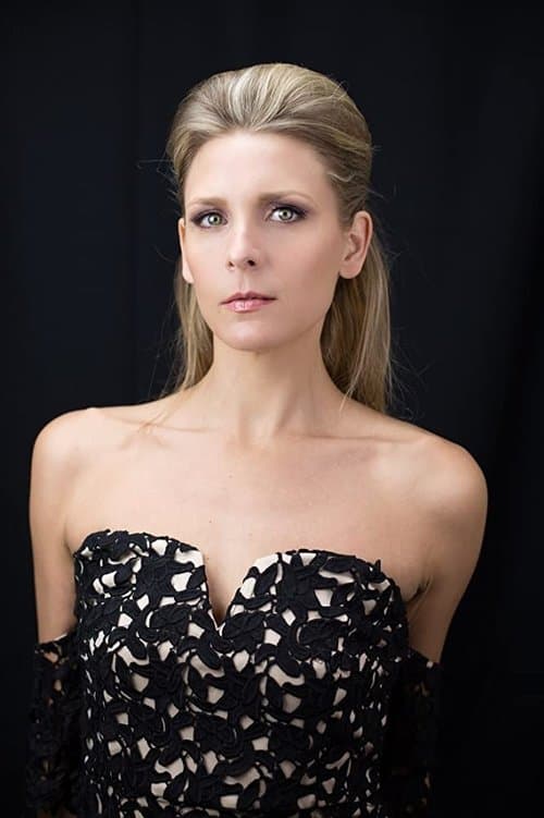 Photo of Michelle Lang