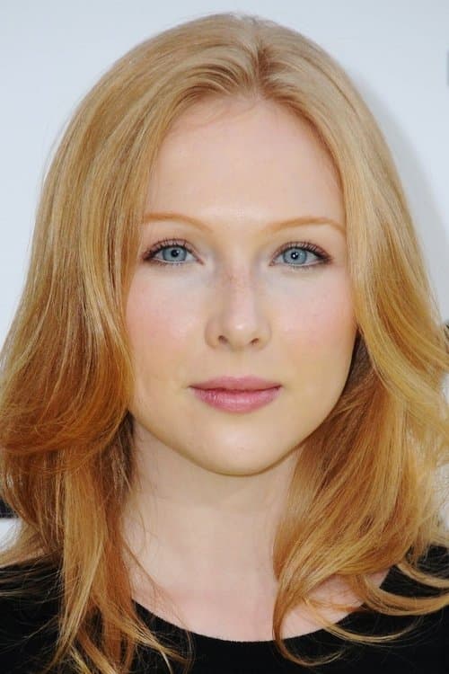 Photo of Molly C. Quinn