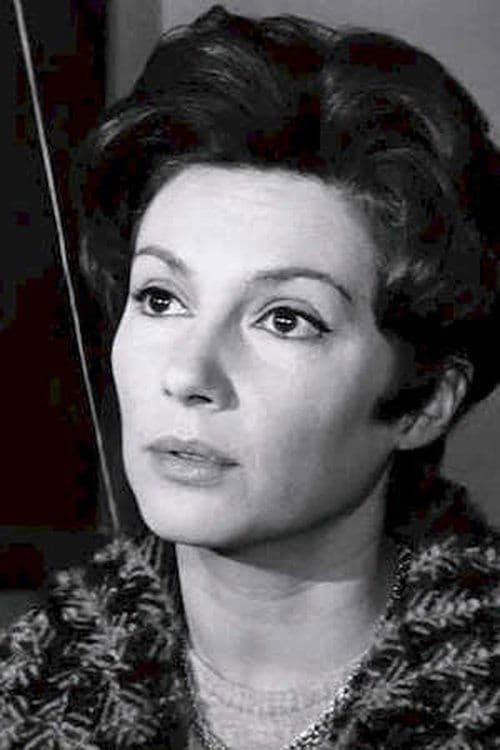 Photo of Nadine Alari