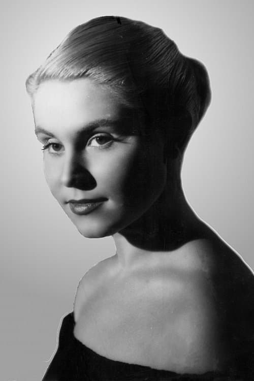 Photo of Nadine Basile