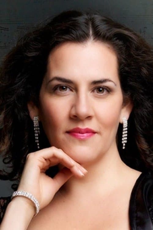 Photo of Pamela Flores