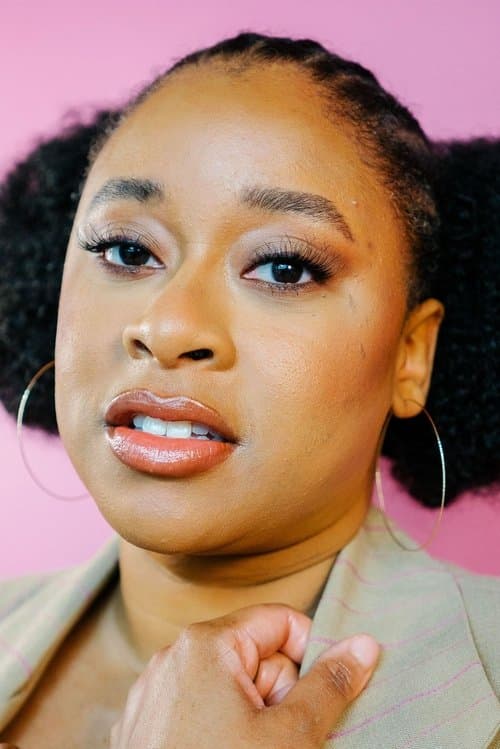 Photo of Phoebe Robinson