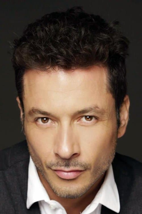Photo of Raúl Méndez