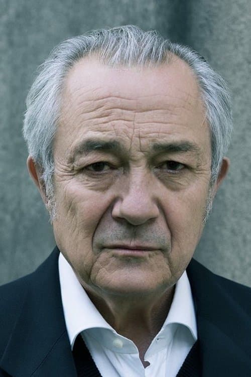 Photo of Remo Girone