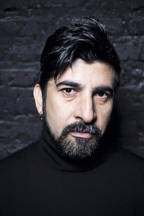 Photo of Roberto Farías
