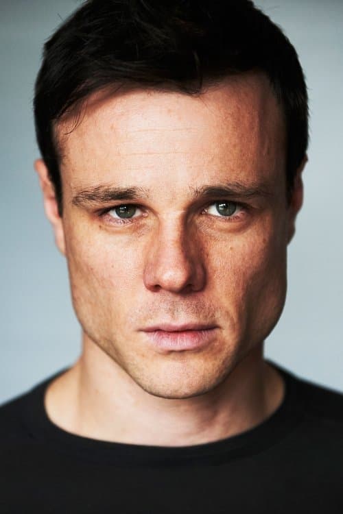 Photo of Rupert Evans
