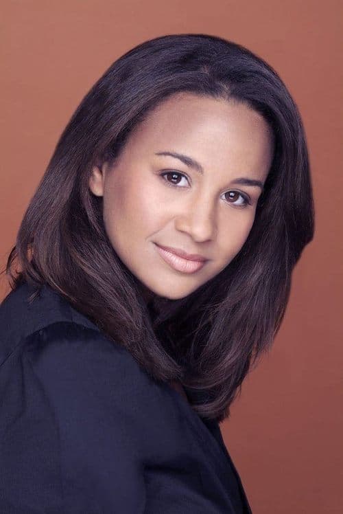 Photo of Shadia Simmons