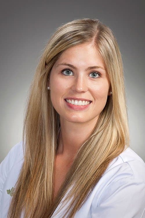 Photo of Shelly Robertson